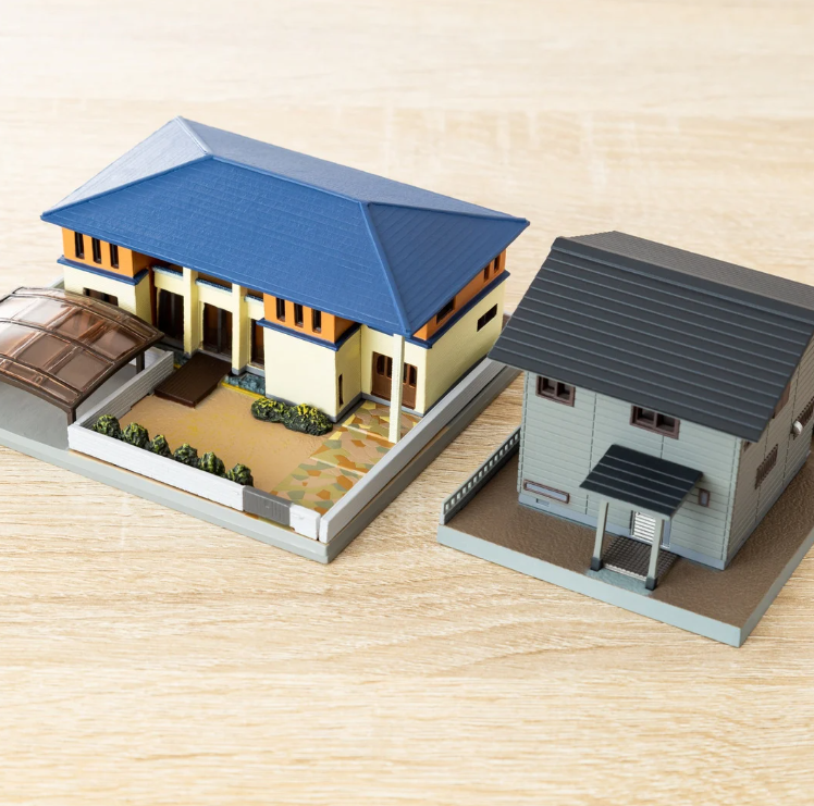 Clean and organized common area in an apartment complex, highlighting consistent property upkeep.